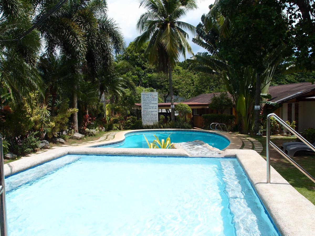 Vacation Villas At Subic Homes Olongapo Exterior foto